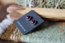 Load image into Gallery viewer, Purple Spiney Oyster Studs