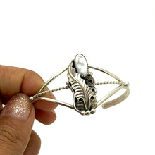 Load image into Gallery viewer, White Howlite Feather Bracelet